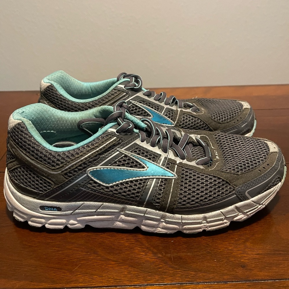 Brooks Women's Addiction 12 Running Shoes